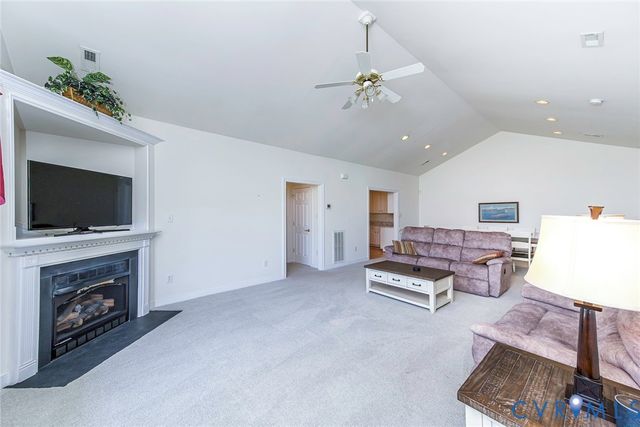 7402 Dress Blue Cir, Mechanicsville, VA 23116
