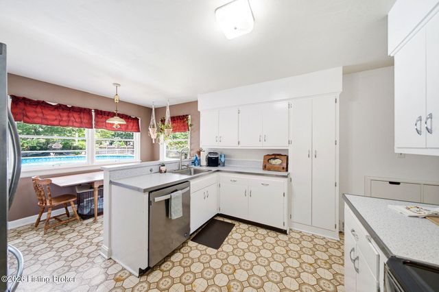 7205 Glen Arbor Rd, Louisville, KY 40222