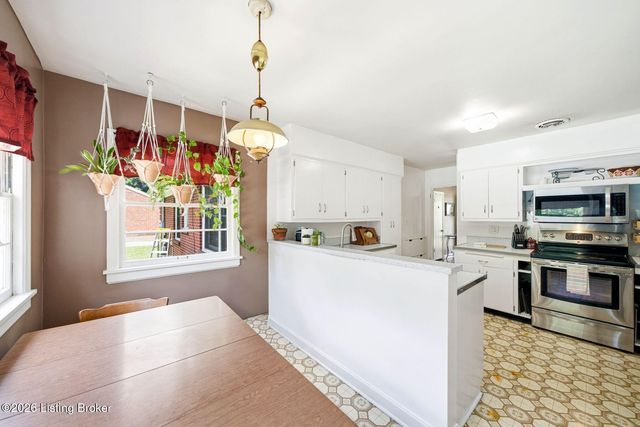 7205 Glen Arbor Rd, Louisville, KY 40222