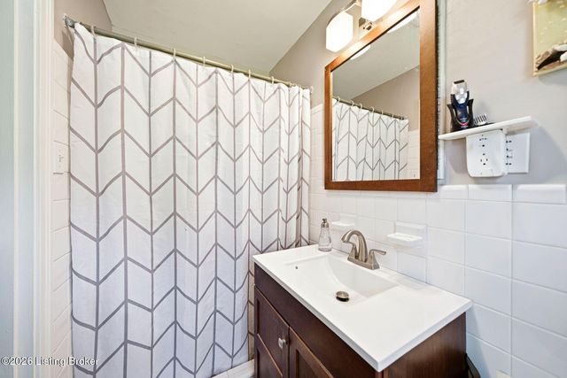 7205 Glen Arbor Rd, Louisville, KY 40222