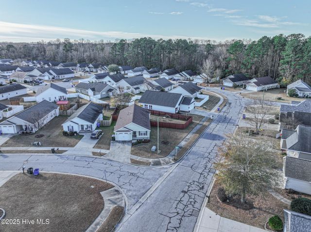 2305 Sawgrass Drive, Winterville, NC 28590
