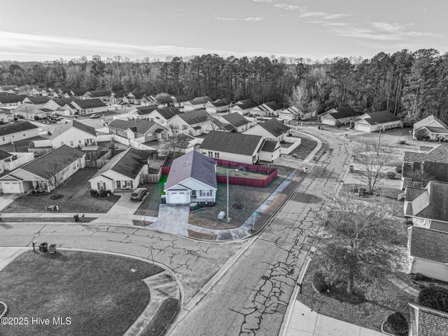 2305 Sawgrass Drive, Winterville, NC 28590