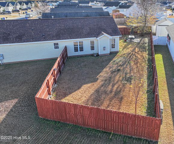 2305 Sawgrass Drive, Winterville, NC 28590