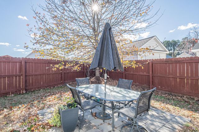 2305 Sawgrass Drive, Winterville, NC 28590