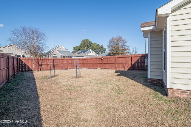 2305 Sawgrass Drive, Winterville, NC 28590