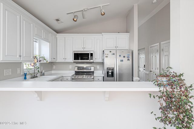 2305 Sawgrass Drive, Winterville, NC 28590