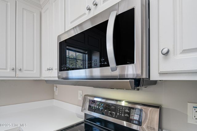 2305 Sawgrass Drive, Winterville, NC 28590