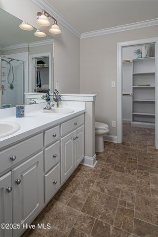 2305 Sawgrass Drive, Winterville, NC 28590