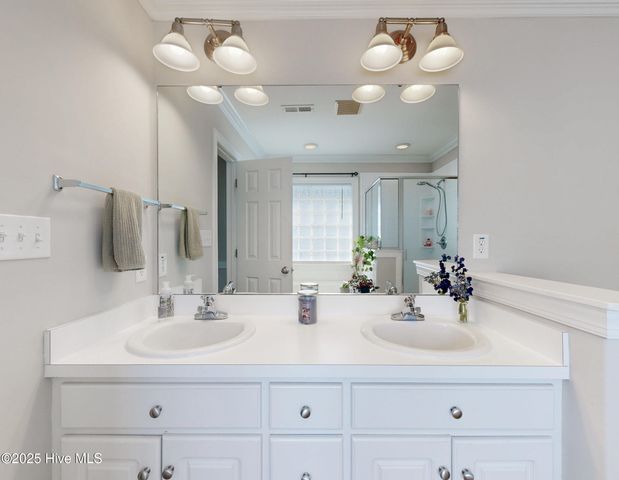 2305 Sawgrass Drive, Winterville, NC 28590