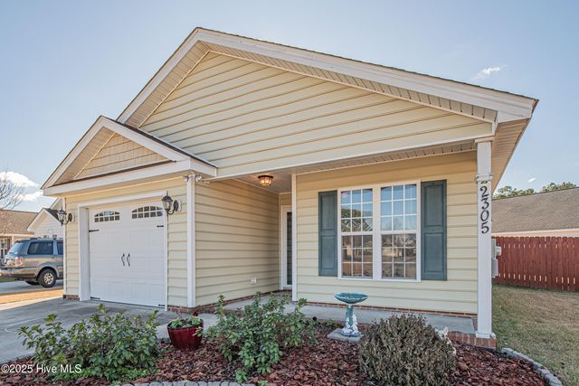 2305 Sawgrass Drive, Winterville, NC 28590