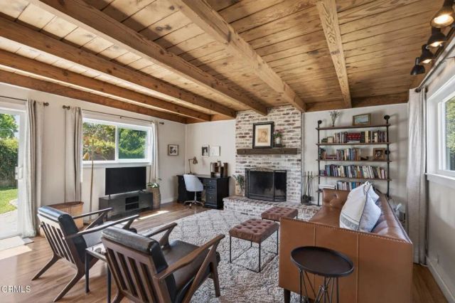 425 Banner Avenue, Ventura, CA 93004