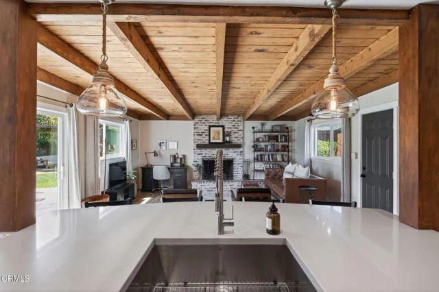 425 Banner Avenue, Ventura, CA 93004