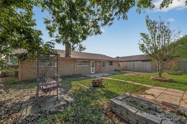 4223 Yosemite Drive, Pasadena, TX 77504