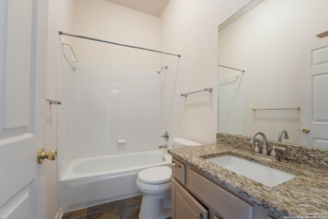 723 Sendera St, San Antonio, TX 78260