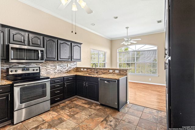 723 Sendera St, San Antonio, TX 78260