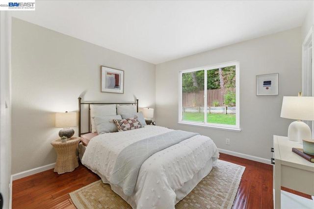 7981 Surrey Ln, Oakland, CA 94605