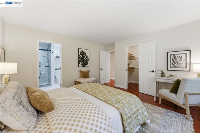 7981 Surrey Ln, Oakland, CA 94605