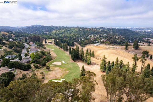 7981 Surrey Ln, Oakland, CA 94605
