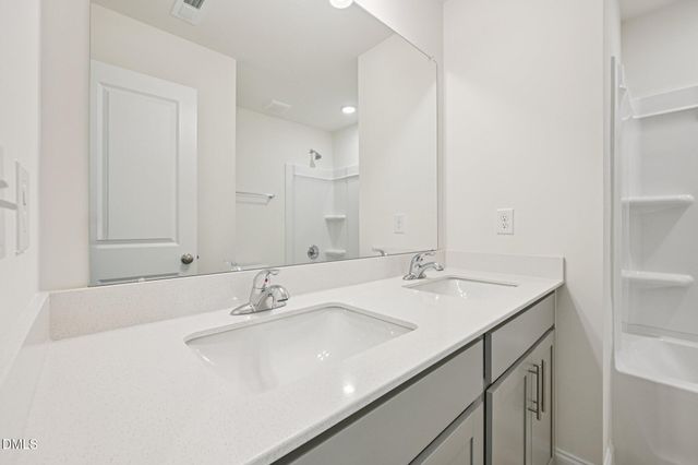 658 Sefton Park Drive, Zebulon, NC 27597