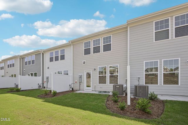 658 Sefton Park Drive, Zebulon, NC 27597