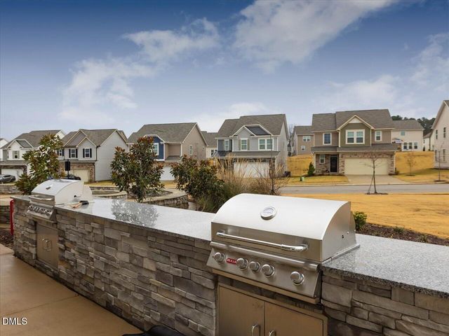 658 Sefton Park Drive, Zebulon, NC 27597