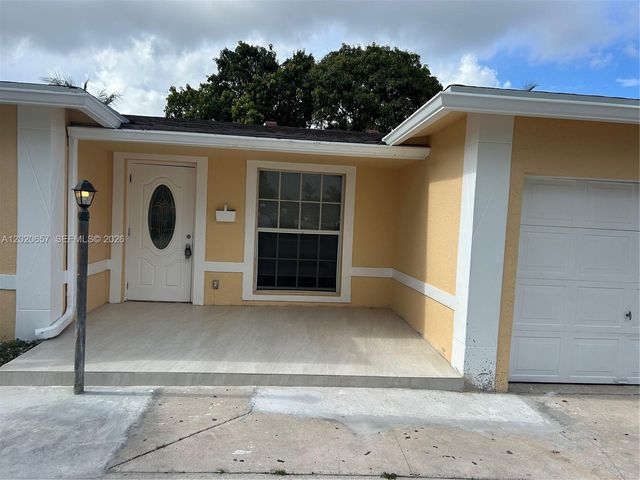 6701 SW 7th Pl, North Lauderdale, FL 33068