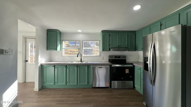 699 Branch Rd, Blaine, TN 37709