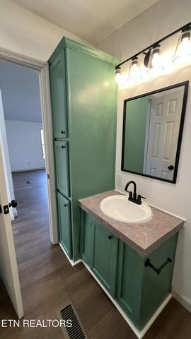 699 Branch Rd, Blaine, TN 37709