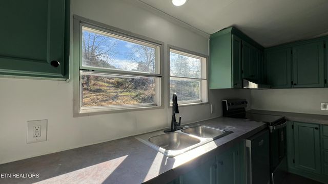 699 Branch Rd, Blaine, TN 37709