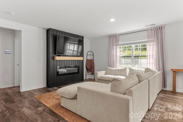 2916 Sherrills Stream Drive, Sherrills Ford, NC 28673