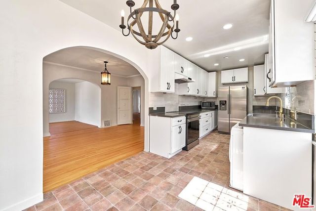 918 S Stanley Avenue, Los Angeles, CA 90036