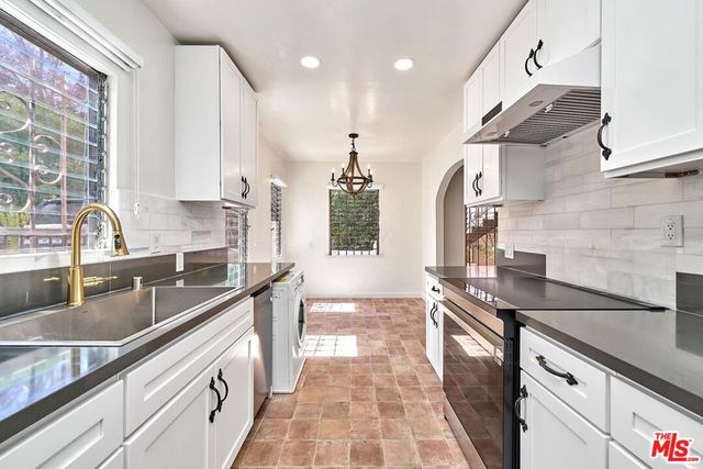 918 S Stanley Avenue, Los Angeles, CA 90036