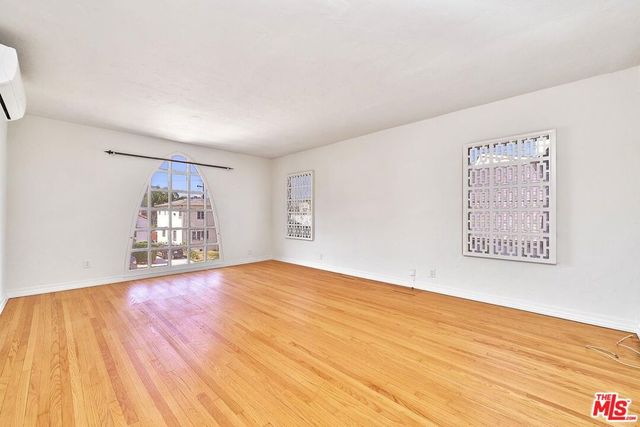 918 S Stanley Avenue, Los Angeles, CA 90036