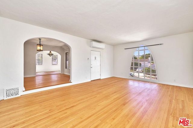 918 S Stanley Avenue, Los Angeles, CA 90036