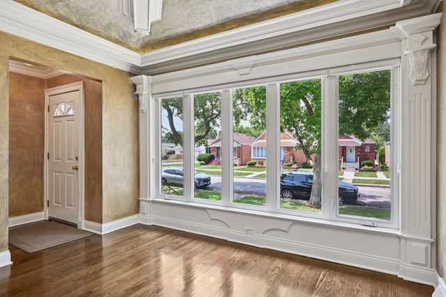 5053 S Leclaire Avenue, Chicago, IL 60638