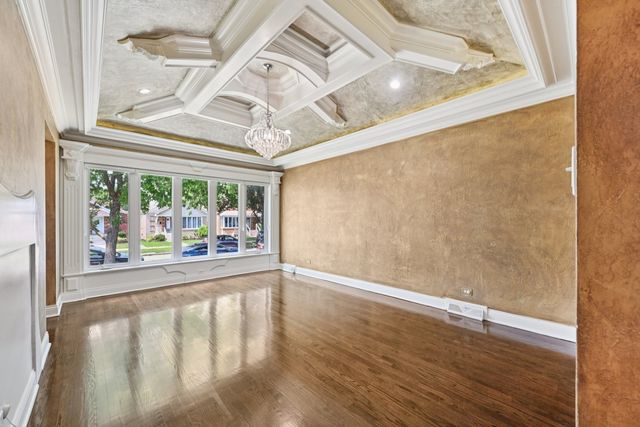 5053 S Leclaire Avenue, Chicago, IL 60638