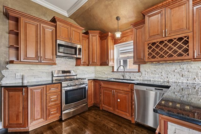 5053 S Leclaire Avenue, Chicago, IL 60638