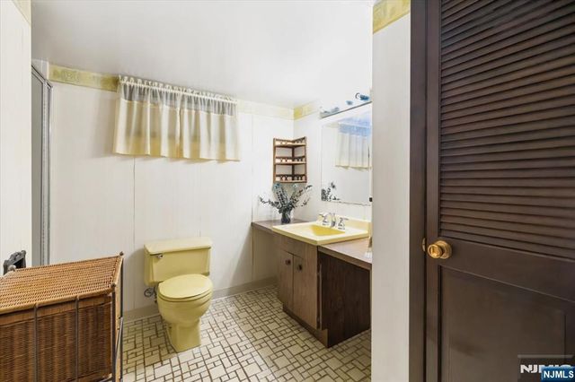 881 Lincoln Avenue, Maywood, NJ 07607