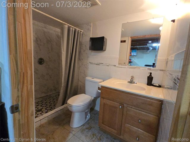 22139 Reinhardt Street, Woodhaven, MI 48183
