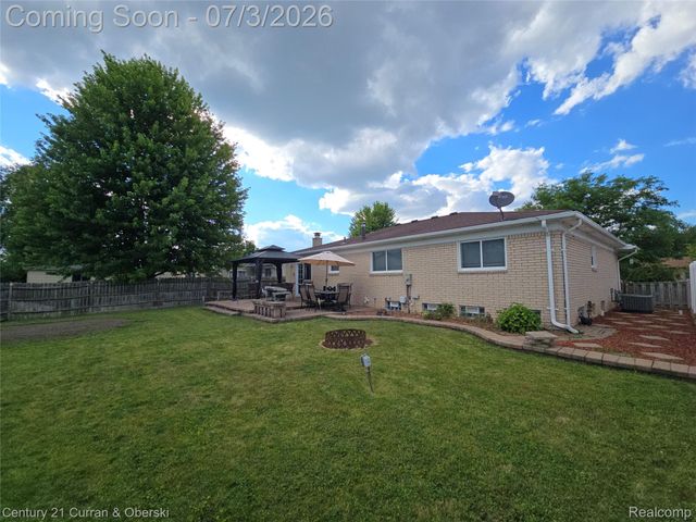 22139 Reinhardt Street, Woodhaven, MI 48183