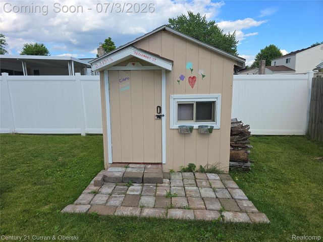 22139 Reinhardt Street, Woodhaven, MI 48183