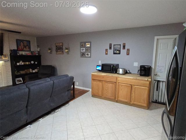 22139 Reinhardt Street, Woodhaven, MI 48183