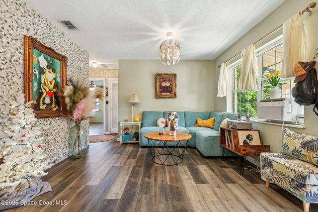 220 Avenida De Paz, Indialantic, FL 32903