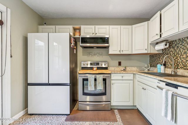 220 Avenida De Paz, Indialantic, FL 32903