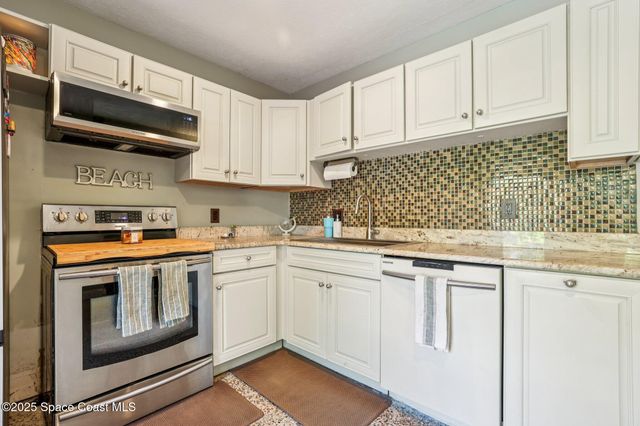 220 Avenida De Paz, Indialantic, FL 32903