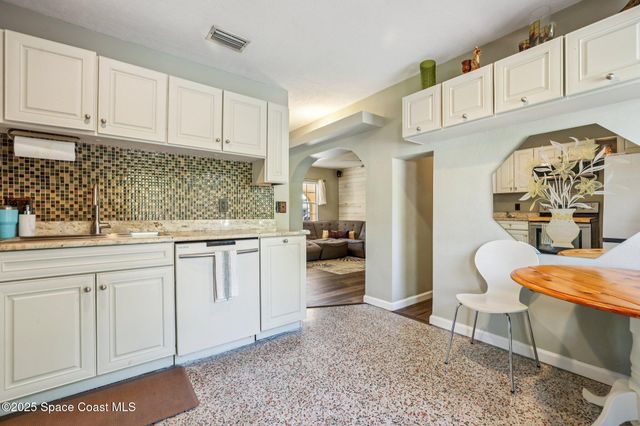 220 Avenida De Paz, Indialantic, FL 32903