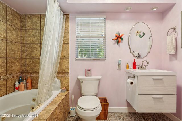 220 Avenida De Paz, Indialantic, FL 32903