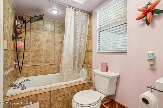 220 Avenida De Paz, Indialantic, FL 32903