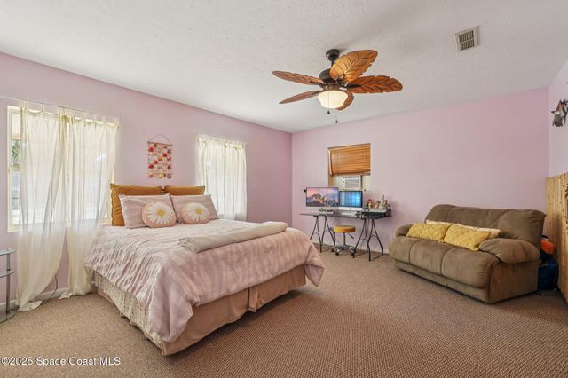 220 Avenida De Paz, Indialantic, FL 32903