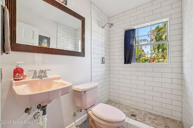 220 Avenida De Paz, Indialantic, FL 32903